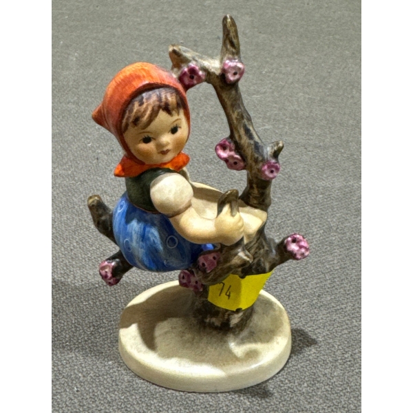 W Germany Girl Figure - MI Hummel 