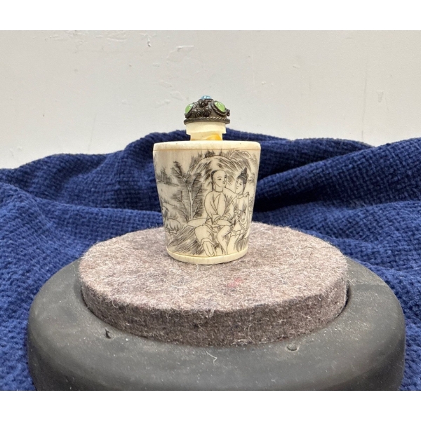 Couple Snuff Bottle with Spoon 2.5H