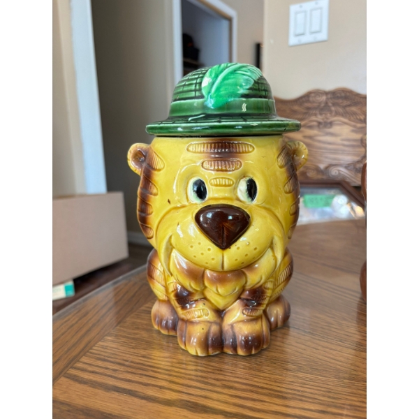 Vintage Mid-Century Lion Ceramic Japan Kitsch Cookie Jar RARE