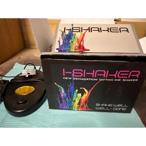 Tattoo ink Shaker 5 Glass Storage Containers 3 With Lids & Box Of Shaving Razors 
