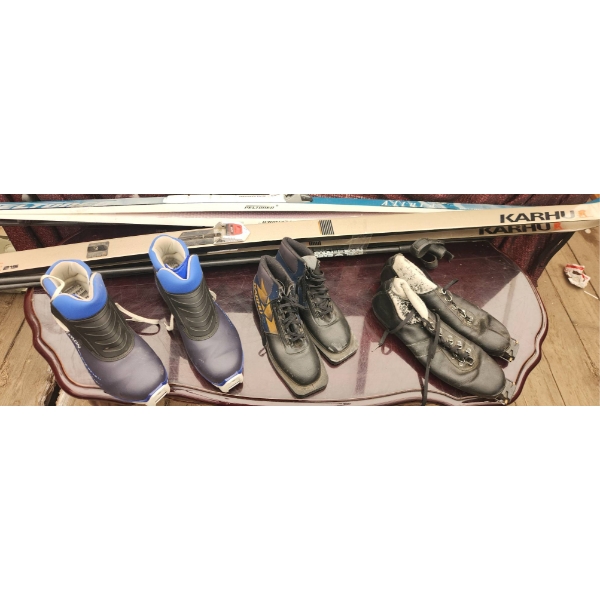 Cross Country Ski Lot: Peltonen Antura, Karhu Skis, Exel Poles, Salomon & Karhu Boots