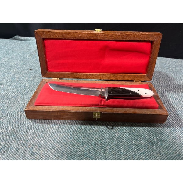 11" Black & White Knife w/ Wooden & Red Fabric Case