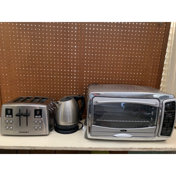 Appliance Lot includes Toaster, Tea Kettle and Toaster Oven