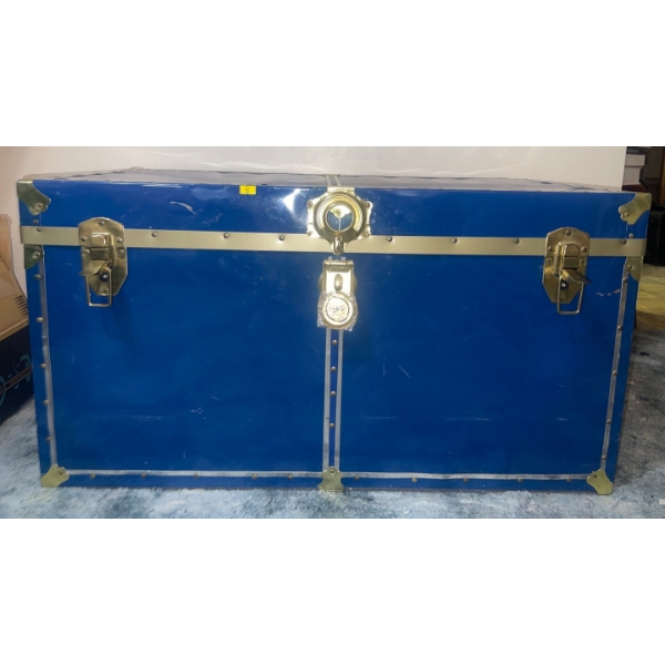 Vintage Trunk Navy w/ Brass Trim 31x20x21
