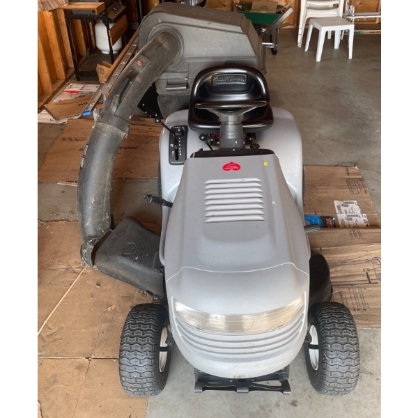 LT1000 Craftsman Riding Lawn Mower 