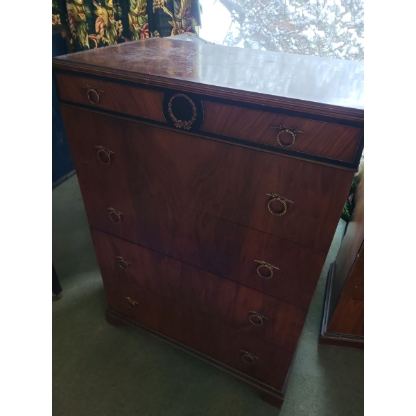 Heppelwhite Style Wood 5 Drawer Dresser 45 T, 39 L, 19 W
