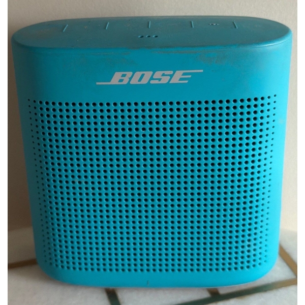 Bose Soundlink Color II Portable Blutooth Speaker In Aqua Blue w/ Silicone Exterior & Charger