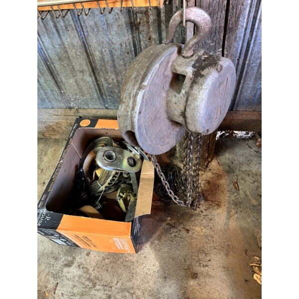CM Cyclone Model M manual chain hoist, and heavy-duty industrial snatch block straps