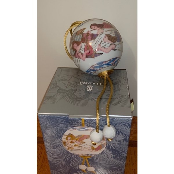 Lladro Porcelain 2002 Angels Choir Ball 3T 