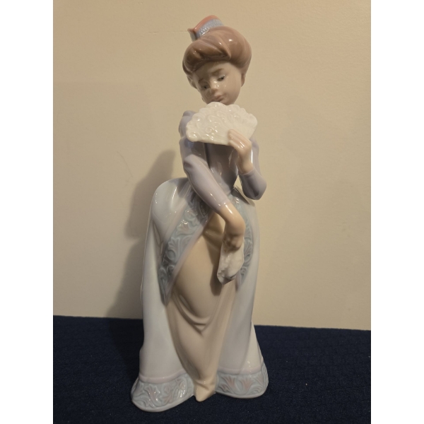  LLADRO 'Constance' Porcelain Figure - 9T 