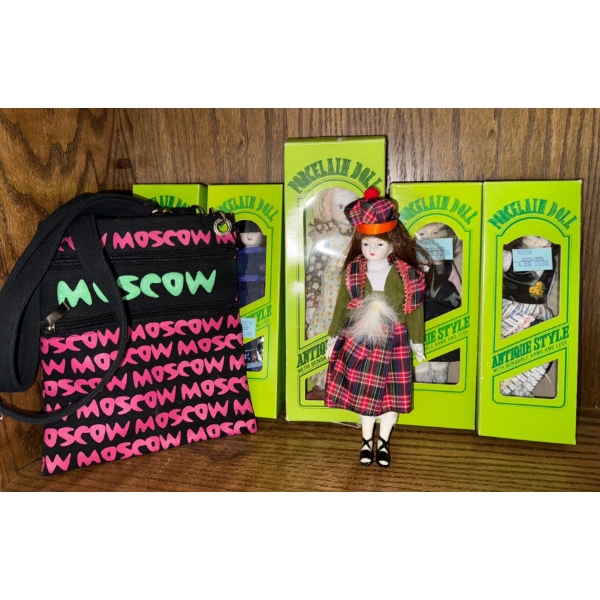 New Dolls From Around The Globe w/ Moscow Hand Bag 