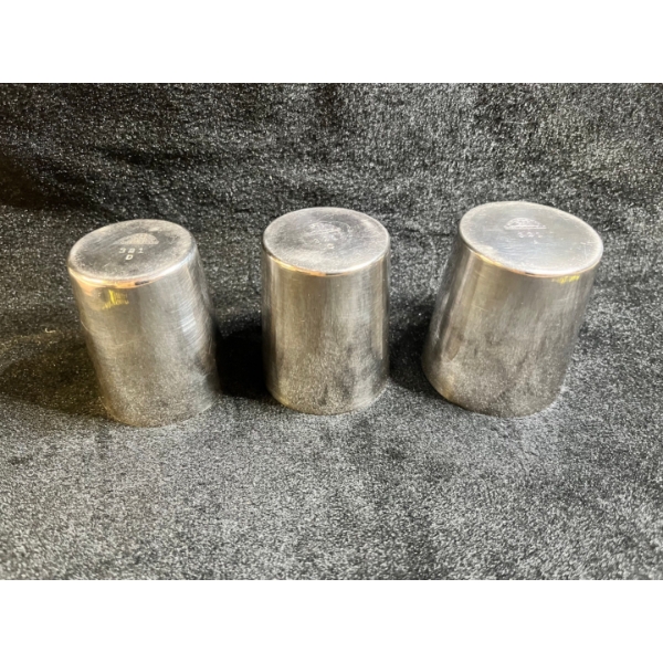 3 x vintage silver-plated cups manufactured by the Meriden Silver Plate Co. part of the Internationa