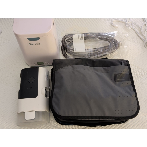 Resmed AirSence 11 Autoset CPAP w/ SoClean 2 Automated CPAP Cleaner 