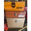 Image 2 : Mastercraft belt and disc sander with extra sanding belts & 3 vintage toolboxes
