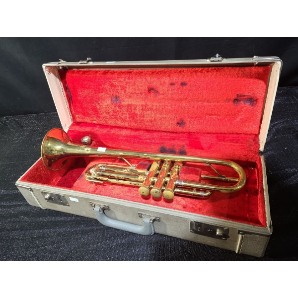 Carl Fischer Trumpet #487, w/ Case