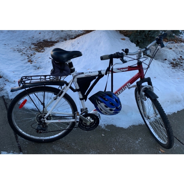 Raleigh Portage Men Bicycle w/ Sport Helmut & Cargo Containers