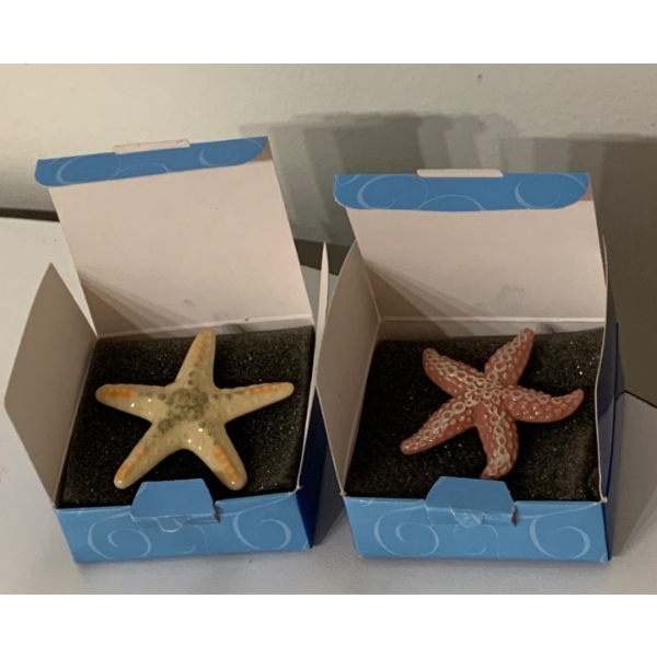 LLADRO  Pair of Porcelain 'Little Starfishes' Yellow & Red - Largest is 2L
