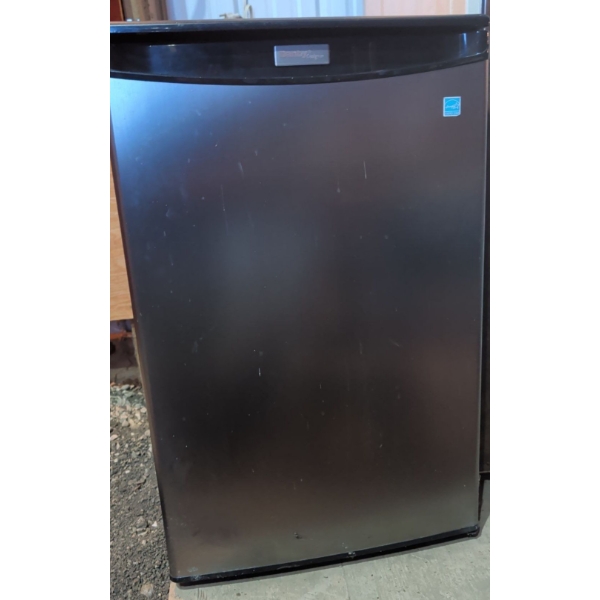 Danby Compact Refridgerator Mo.