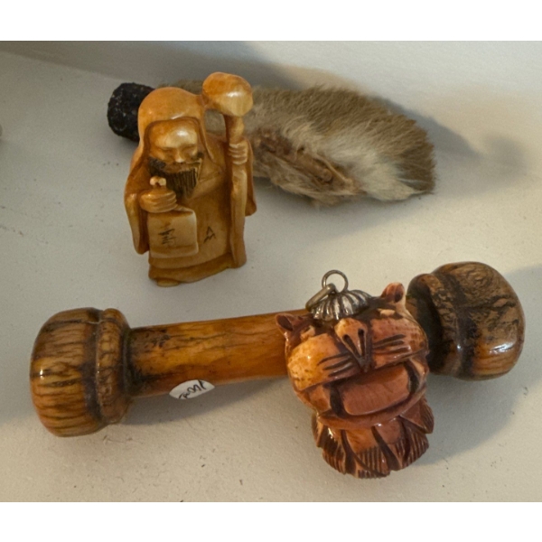 Antique Hand Carved Ivory Figurines w/ Lucky Rabbits Foot 3T
