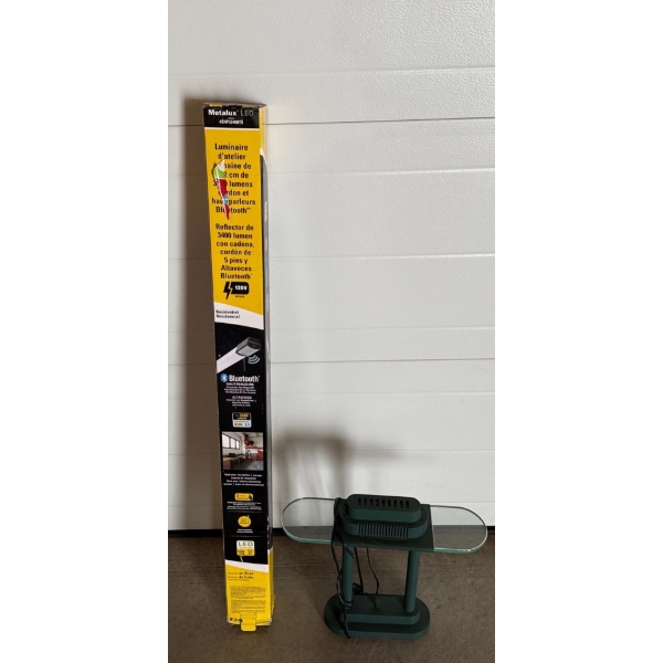Metalux LED Light New in Box w/ Lamp 
