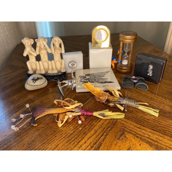 Monkeys 4T, Thunderbird Coaster, Lead Figure Praying Child