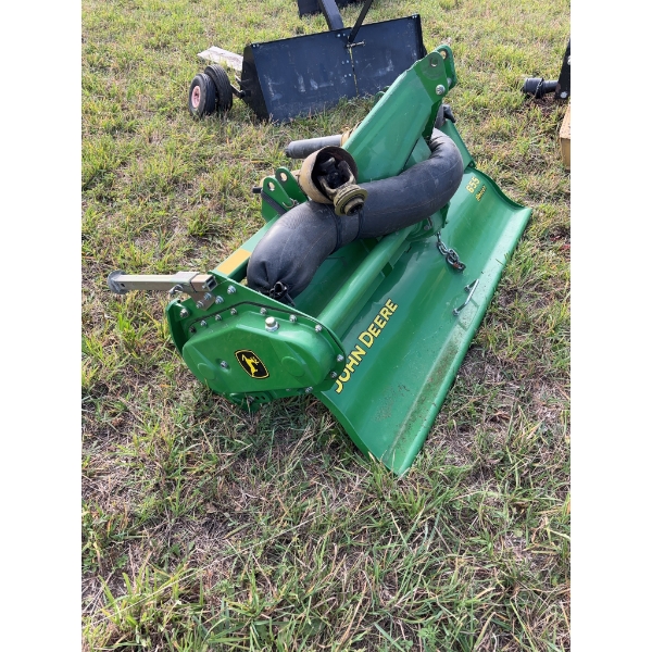 John Deere 655 iMatch rotary tiller, PTO driven, compatible with compact and utility tractors. 