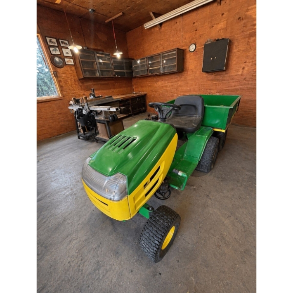 Rebuilt MasterCraft lawnmower with hydraulic rear dump Box extended  4wheel Drive