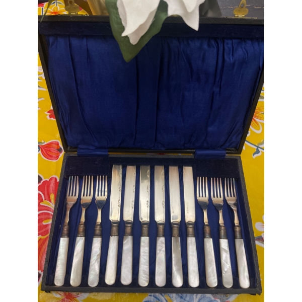 Set Of Antique Desert Forks & Knives W/ Mother Of Pearl Handles