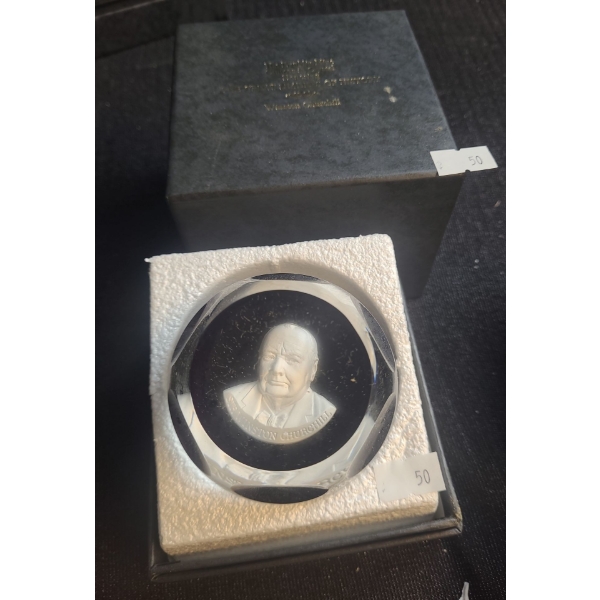 Franklin Mint- Baccarat Cameo in Crystal Paperweight: Winston Churchill