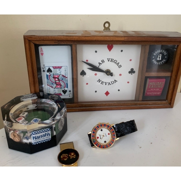 Lucky Casino Themed Clock & Decor