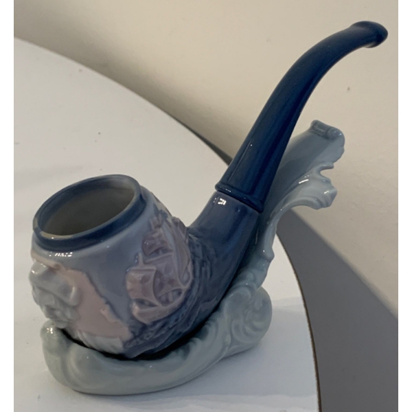 LLADRO Exquisite Porcelain Pipe on Stand, Nautical Themed - 6L 