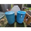 Image 1 : Water tank and water barrels