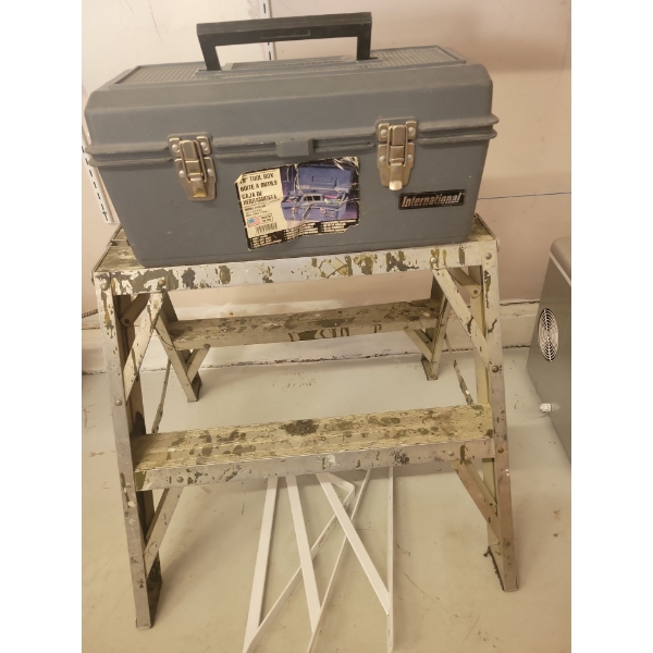 Aluminum 2 Step Work Bench w/ 19" International Tool Box