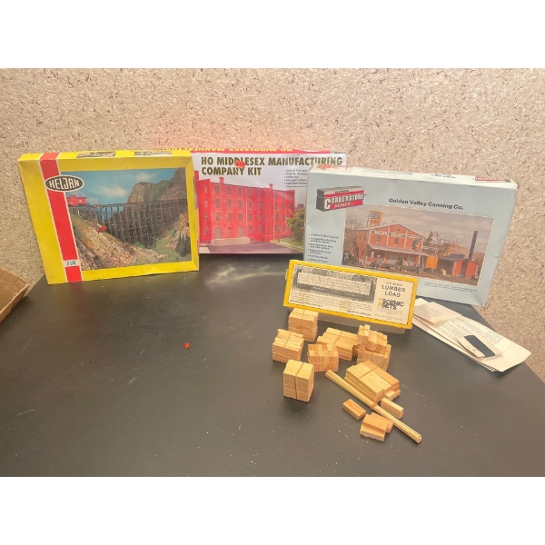 HO Scale Heljan Brideg, Middlesex Manufacturing Co, Golden Valley Canning, Lumber Load