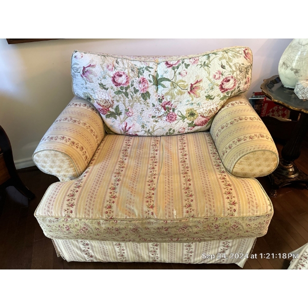 Allen White Large Over Stuffed Chair 47WX48Dx38T