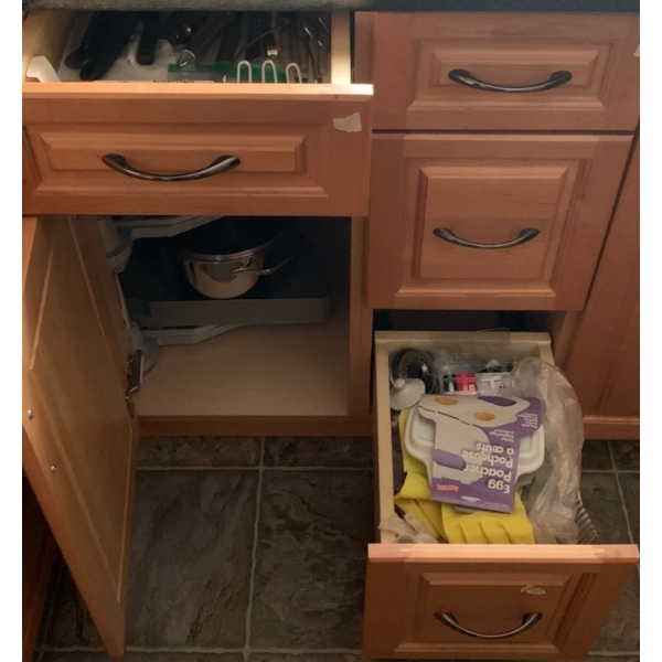 4 Drawer Contents - Kitchen Utensils & Gadgets w/ New Products & Linens