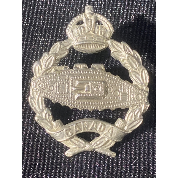  World War II Canadian Armoured Corps Cap Badge