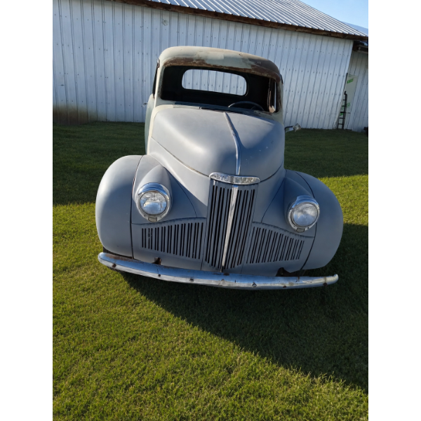 1946 Studebaker M5 1/2 ton Truck Primed and ready to be someone's new Project It has original motor