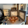 Image 4 : Shelf with contents with small collectibles .