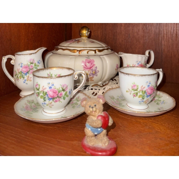 Miss Rose Fine Bone China - Roslyn 8908 w/ Collectible Teddy Bear Figurine 