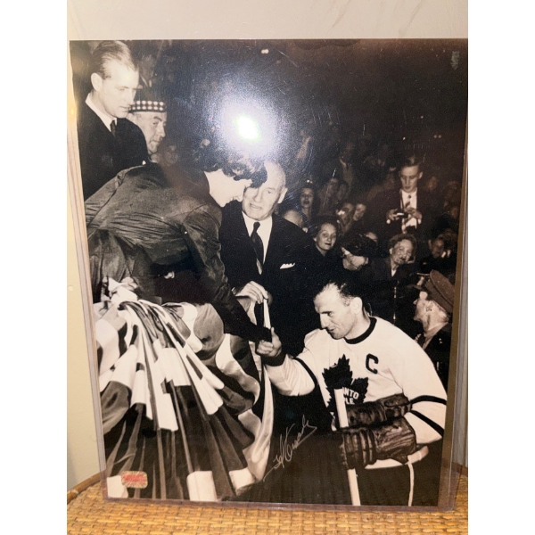Toronto Maple Leafs Signed Photo 11 X 14