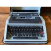 Image 2 : Vintage Olivetti Lettera DL Typewriter