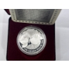 Image 2 : 1996 Canadian McIntosh Apple Silver Dollar Coin 25.175g 92.5%Silver