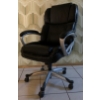 Image 1 : Black Office Chair on Wheels - 28W, 43T 