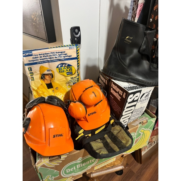 2 sets of overboots both xl, FR rein gear fire retardant PVC rein gear three XL new suit still in ba