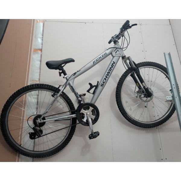 SCHWINN 'Kicker PRO' Hard Tail 21 Speed Front Disk Brake Mountain Bike 