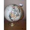 Image 2 : Decorative Tabletop Globe 6.5" Diameter Base, 17 T 