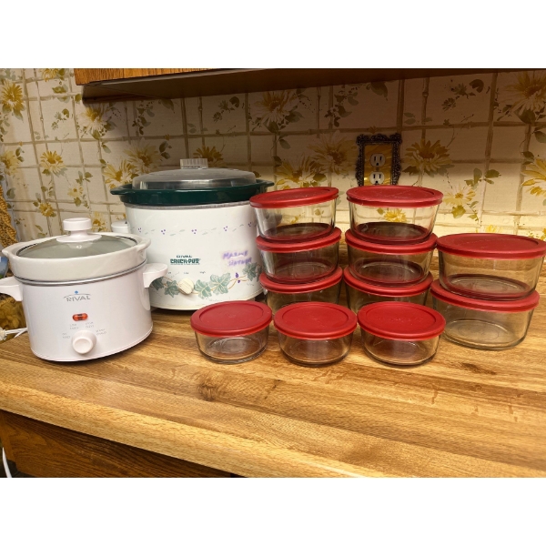 Crock Pots 1 Small & 1 Large With * Large Bowls with Lids & 3 Small Bowls With Lids 
