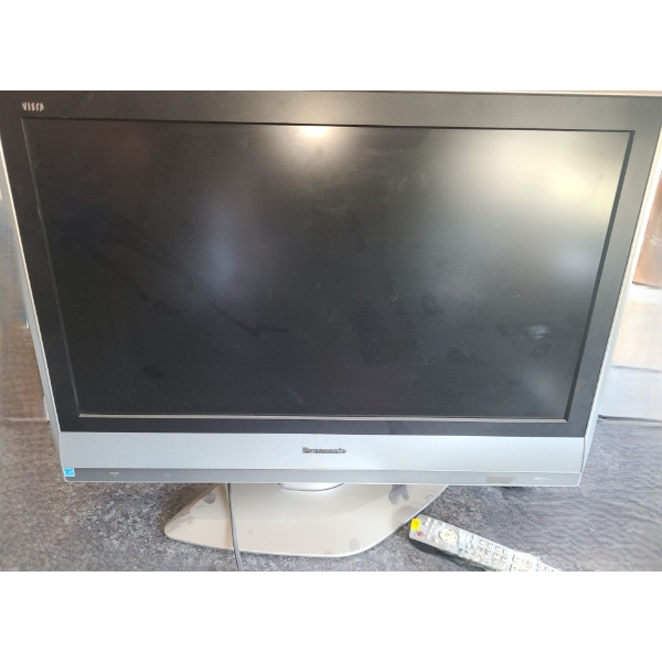 Panasonic Viera 32" HD TV Model TC-32LX60C w/ Remote 