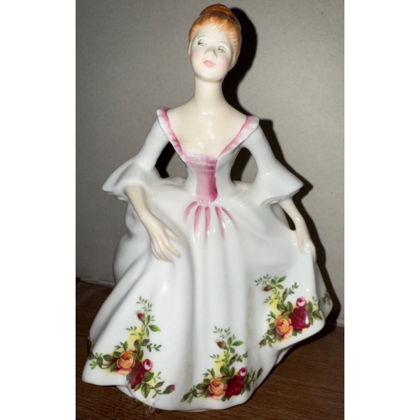 Royal Doulton 'Country Rose' 8.25T